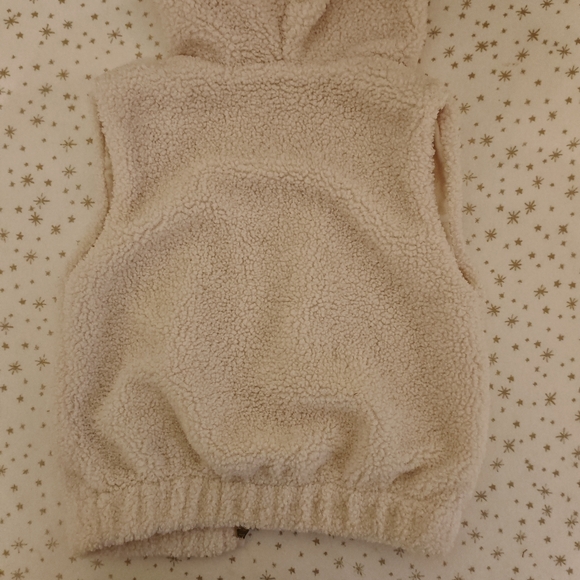 3/30 Mayoral Hooded Fur Vest - Picture 8 of 16